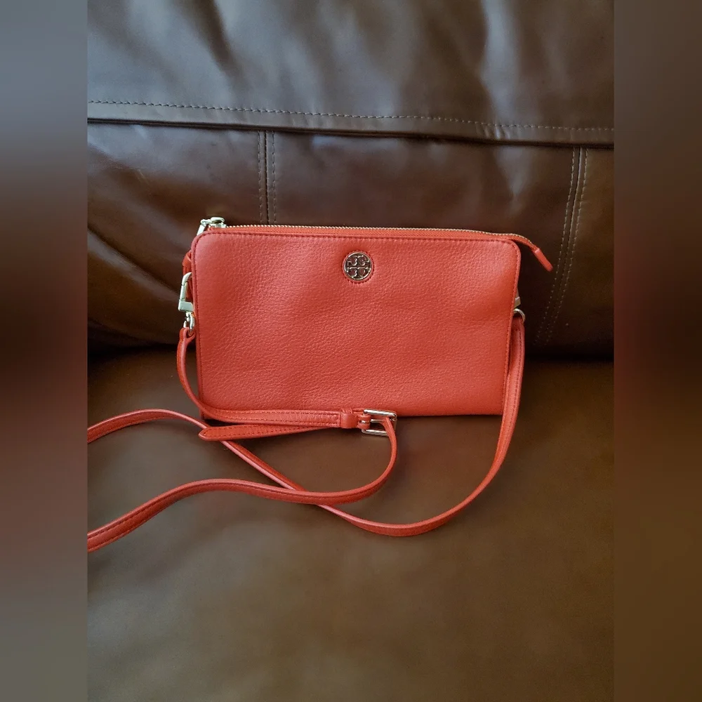 Tory Burch Brody Pebbled Wallet Crossbody Bag New No Tags Small Flaws 🔥🔥
